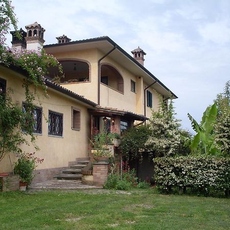 Bed and Breakfast La Vecchia Quercia Selci  Экстерьер фото