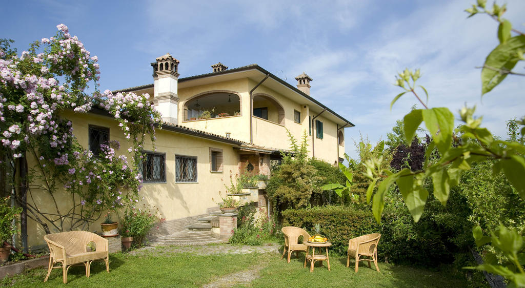 Bed and Breakfast La Vecchia Quercia Selci  Экстерьер фото